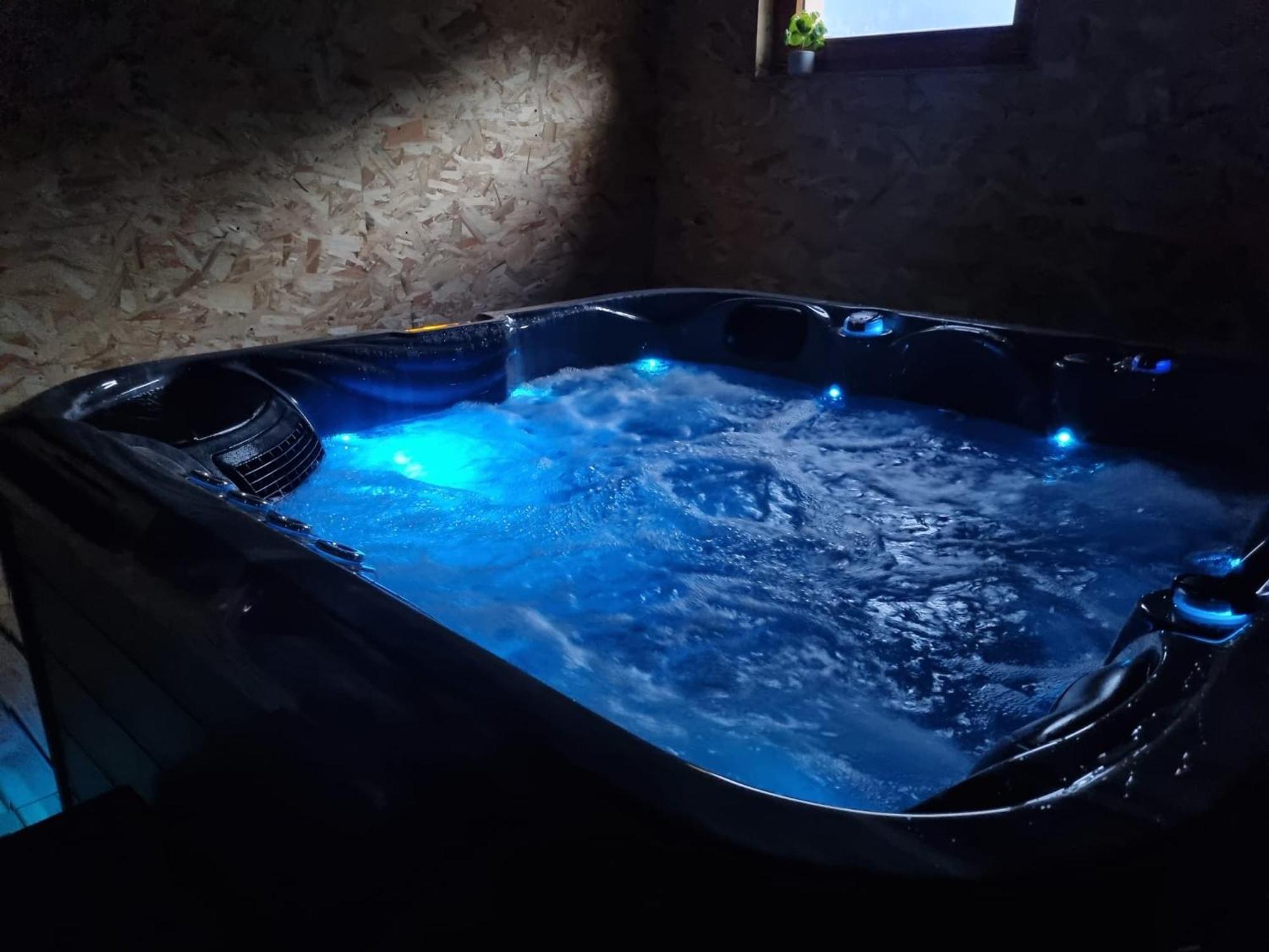 Villa Les Randogodilleurs Avec Jacuzzi A 2Kms Des Pistes Et 350M Du Theatre Du Peuple ! Bussang Esterno foto