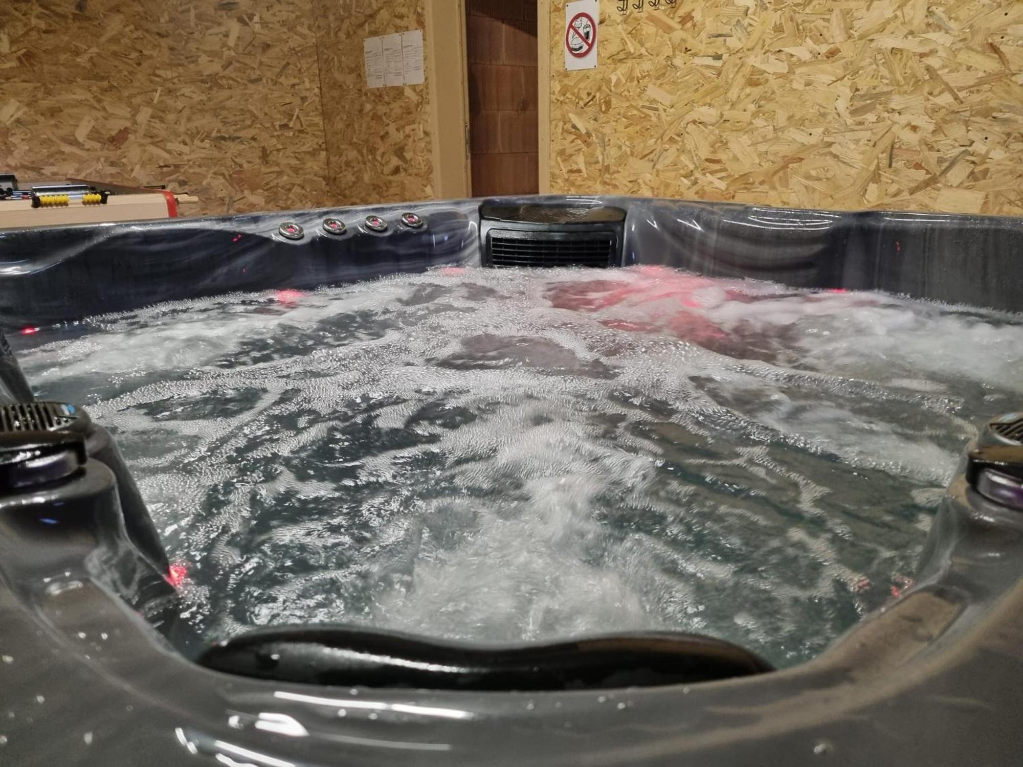 Villa Les Randogodilleurs Avec Jacuzzi A 2Kms Des Pistes Et 350M Du Theatre Du Peuple ! Bussang Esterno foto