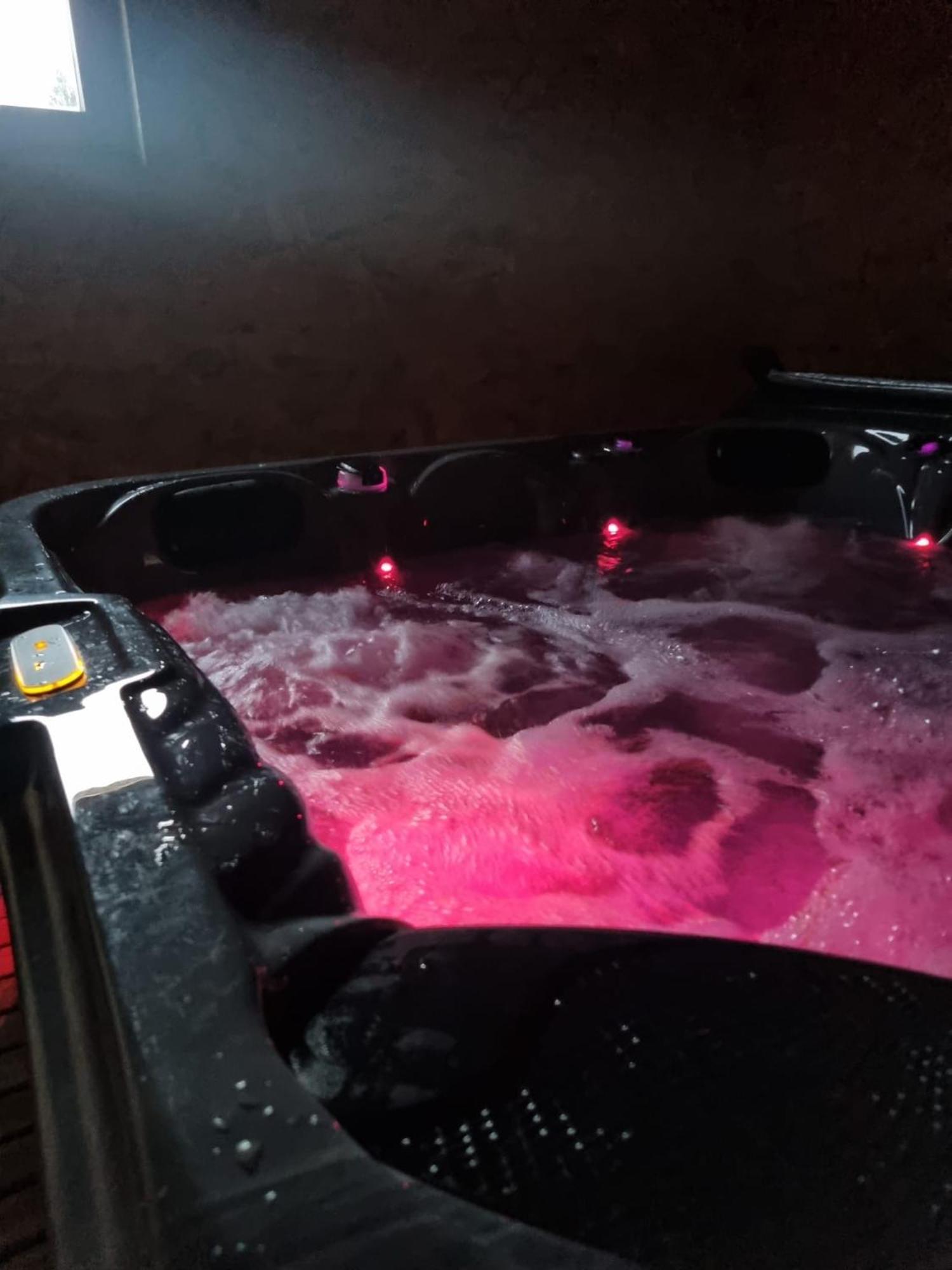 Villa Les Randogodilleurs Avec Jacuzzi A 2Kms Des Pistes Et 350M Du Theatre Du Peuple ! Bussang Esterno foto