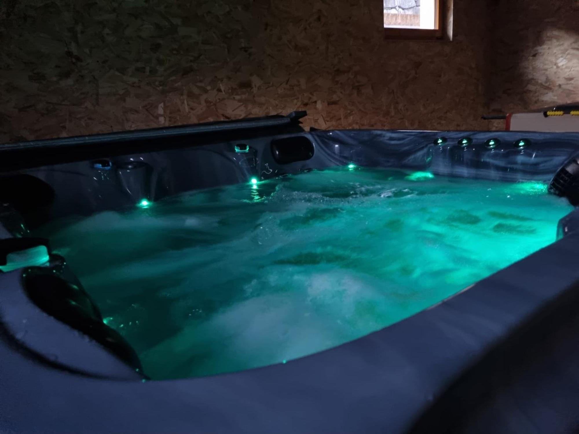 Villa Les Randogodilleurs Avec Jacuzzi A 2Kms Des Pistes Et 350M Du Theatre Du Peuple ! Bussang Esterno foto